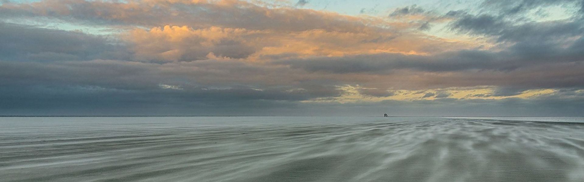 Wattenmeer, Blick zum weiten Horizont bei Ebbe